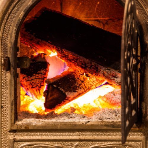 qThe Environmental Impact of Burning Firewood: Myths and Facts